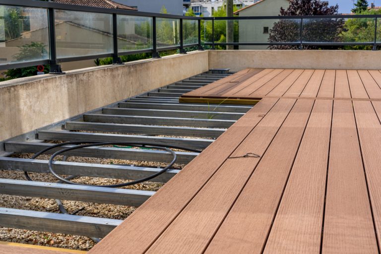 Comment poser des lames pour une terrasse bois